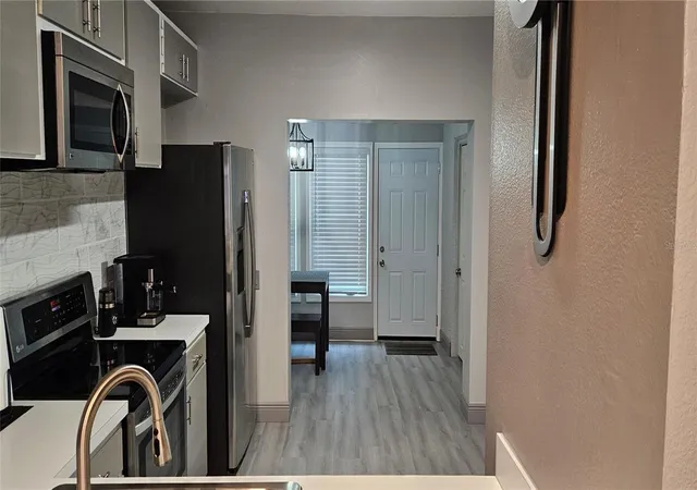 Photo 4 of Townhouse for sale at 6210 Bayside Key Dr, Tampa, FL 33615 | MLS# TB8476559 | Listing updated on 2026-09-30