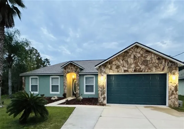 Photo 1 of Single family home for sale at 4 Lysander Ln, Palm Coast, FL 32137 | MLS# R4910720 | Listing updated on 2026-08-03