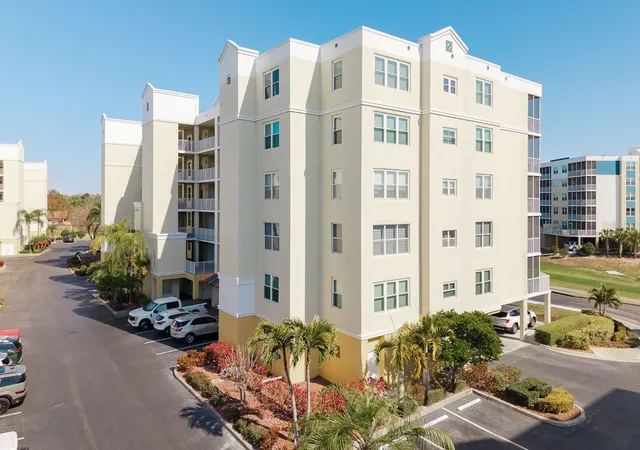 2nd image of 1200 Country Club Dr #4202, Largo, FL 33771 | MLS# TB8476644