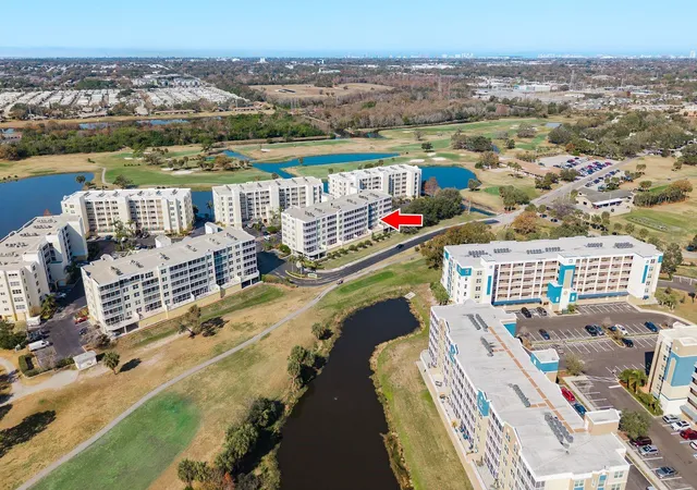 4th image of 1200 Country Club Dr #4202, Largo, FL 33771 | MLS# TB8476644