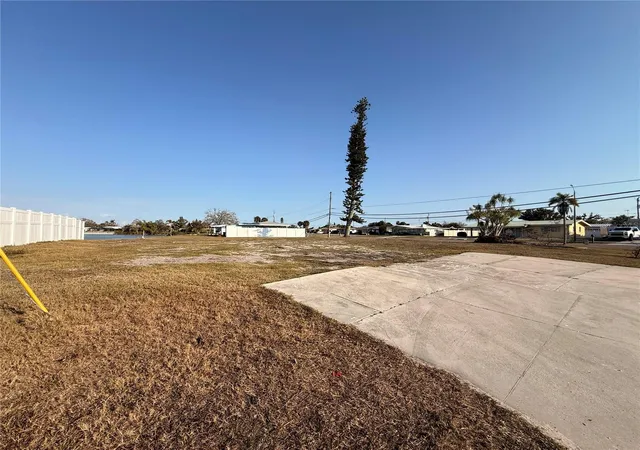 Photo 4 of Land for sale at 303 Shamrock Blvd, Venice, FL 34293 | MLS# N6142968 | Listing updated on 2026-09-21