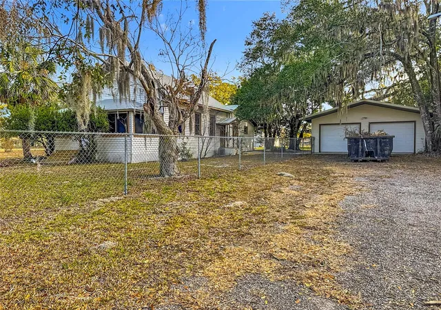4th image of 5759 Lake St, Mount Dora, FL 32757 | MLS# V4947391