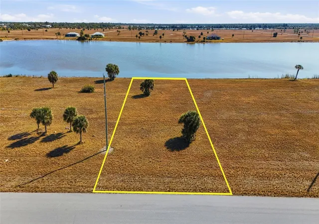 image of 32 Yellowhammer Dr, Placida, FL 33946 | MLS# C7522037