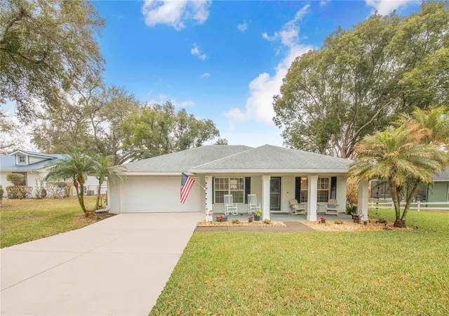 5th image of 194 S Lake Mariam Dr, Winter Haven, FL 33884 | MLS# L4959447