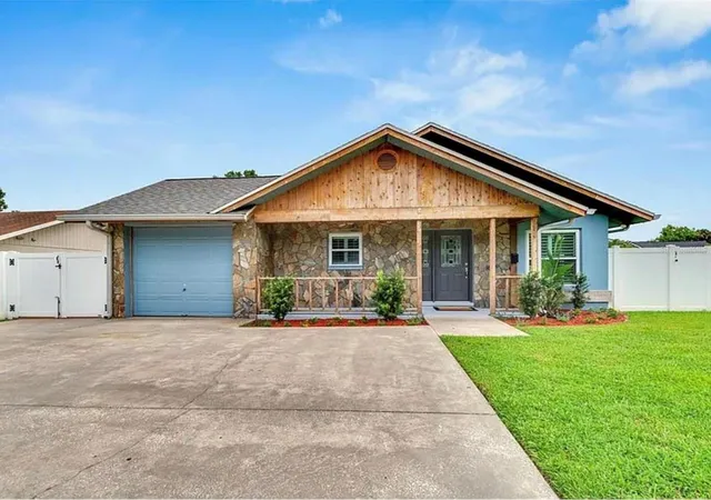 Photo 1 of Single family home for sale at 1101 E Calhoun St, Plant City, FL 33563 | MLS# TB8476794 | Listing updated on 2026-05-20