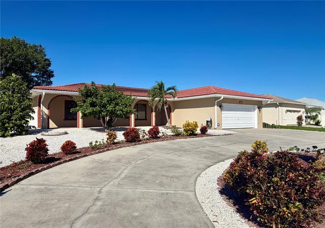 Single family home for sale at 6512 Manila Palm Way, APOLLO BEACH, FL 33572 | MLS# TB8476816