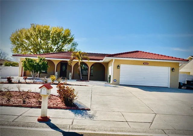 Photo 2 of Single family home for sale at 6512 Manila Palm Way, Apollo Beach, FL 33572 | MLS# TB8476816 | Listing updated on 2026-08-26