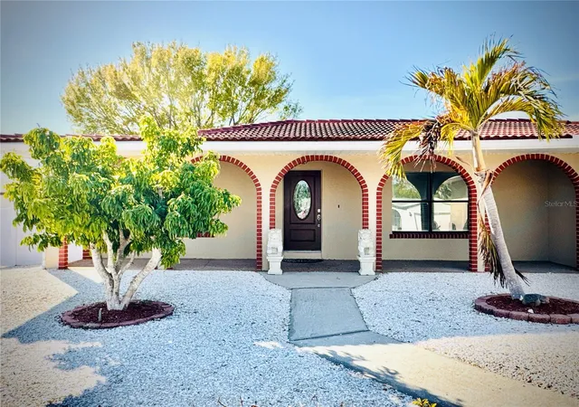 Photo 3 of Single family home for sale at 6512 Manila Palm Way, Apollo Beach, FL 33572 | MLS# TB8476816 | Listing updated on 2026-08-26