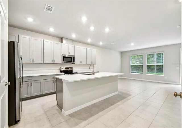 Photo 2 of Townhouse for sale at 1121 Wild Crst Ln, Daytona Beach, FL 32117 | MLS# TB8476861 | Listing updated on 2026-10-07