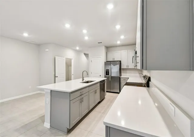 Photo 4 of Townhouse for sale at 1121 Wild Crst Ln, Daytona Beach, FL 32117 | MLS# TB8476861 | Listing updated on 2026-10-07