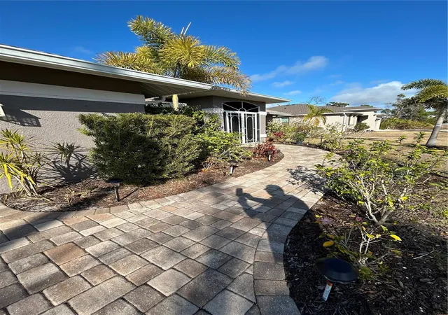 2nd image of 108 Beryl Dr, Rotonda West, FL 33947 | MLS# D6146189