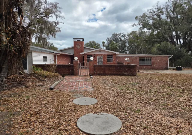 Photo 3 of Single family home for sale at 4911 W Sam Allen Rd, Plant City, FL 33565 | MLS# TB8476879 | Listing updated on 2026-05-19