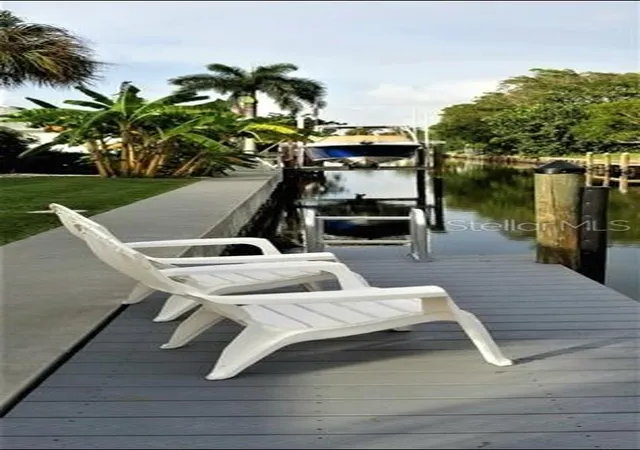 2nd image of 600 Jungle Queen Wy, Longboat Key, FL 34228 | MLS# TB8476883