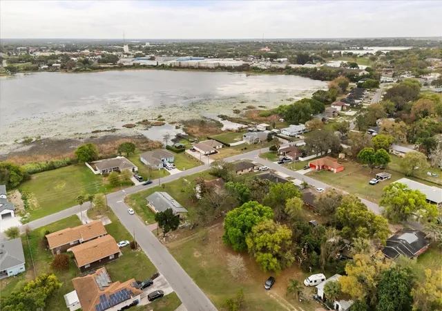 Photo 2 of Single family home for sale at 408 Mckay Dr, Haines City, FL 33844 | MLS# O6383008 | Listing updated on 2026-09-07