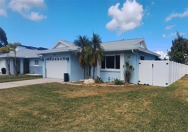 Photo 3 of Sale Pending at 6019 Venetian Blvd Ne, Saint Petersburg, FL 33703 | MLS# TB8476910 | Listing updated on 2026-04-10