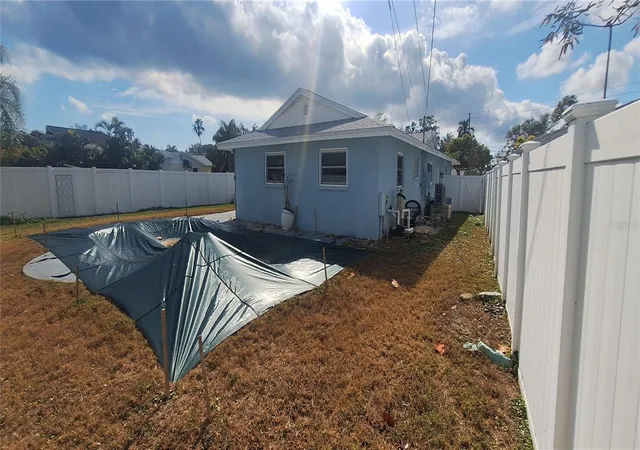Photo 3 of Sale Pending at 6019 Venetian Blvd NE, Saint Petersburg, FL 33703 | MLS# TB8476910 | Listing updated on 2026-04-10