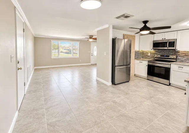 Photo 3 of Single family home for sale at 4033 Newcastle Dr, New Port Richey, FL 34652 | MLS# TB8476987 | Listing updated on 2026-10-06
