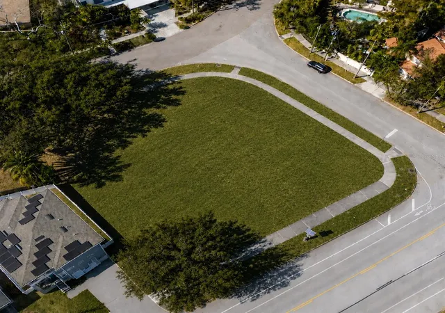 2nd image of 116 W Davis Blvd, Tampa, FL 33606 | MLS# TB8476989