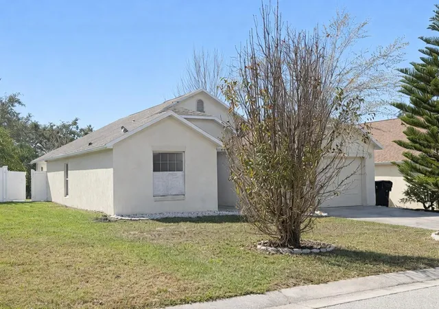 Photo 2 of Sale Pending at 551 Lake Charles Dr, Davenport, FL 33837 | MLS# S5143999 | Listing updated on 2026-07-29
