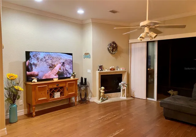 Photo 1 of Townhouse for sale at 1051 Green Gate Blvd, Groveland, FL 34736 | MLS# G5108310 | Listing updated on 2026-09-02