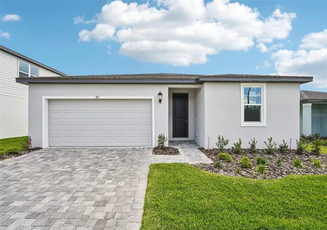 Photo 1 of Single family home for sale at 811 Sunshower Dr, Lady Lake, FL 32159 | MLS# TB8477107 | Listing updated on 2026-08-05
