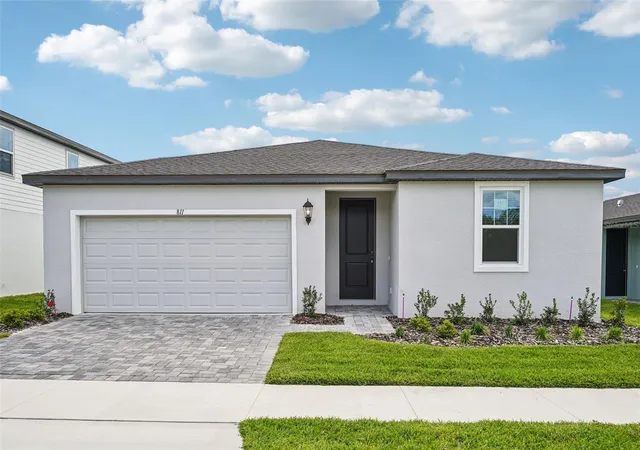 Photo 2 of Single family home for sale at 811 Sunshower Dr, Lady Lake, FL 32159 | MLS# TB8477107 | Listing updated on 2026-08-05