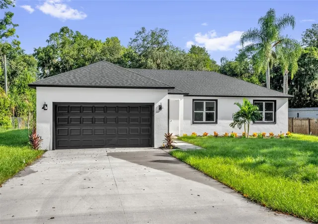 Photo 2 of Single family home for sale at 13311 Midway Ave, Astatula, FL 34705 | MLS# O6383186 | Listing updated on 2026-10-04