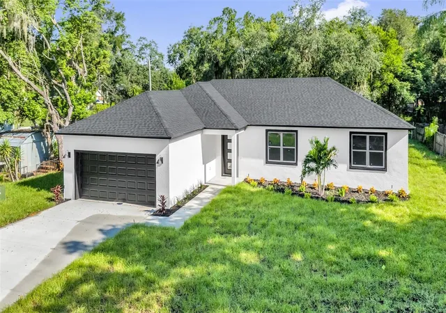 Photo 3 of Single family home for sale at 13311 Midway Ave, Astatula, FL 34705 | MLS# O6383186 | Listing updated on 2026-10-04