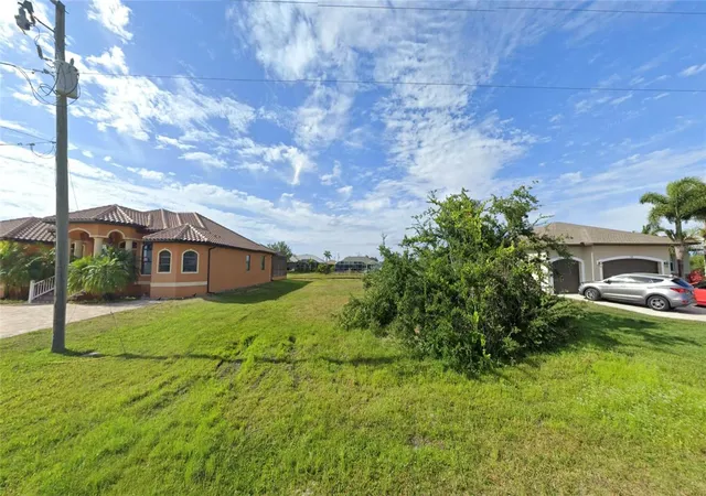 1st image of 117 Medalist Rd, Rotonda West, FL 33947 | MLS# OM718989
