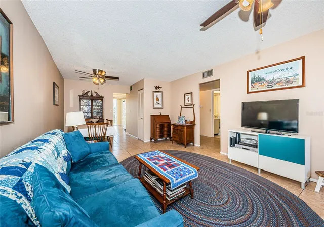 Photo 4 of Condo for sale at 4915 Bay St NE #126, Saint Petersburg, FL 33703 | MLS# TB8477184 | Listing updated on 2026-09-16