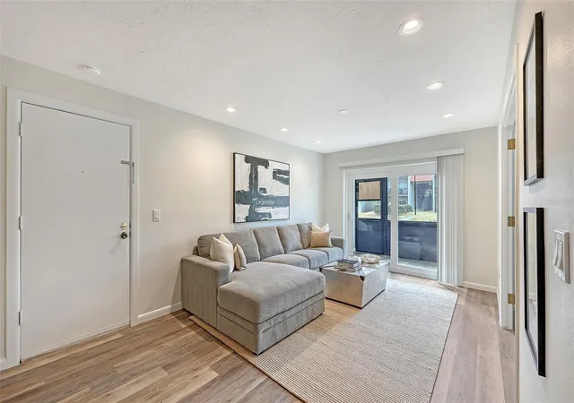 3rd image of 3229 Beneva Rd #101, Sarasota, FL 34232 | MLS# A4682891
