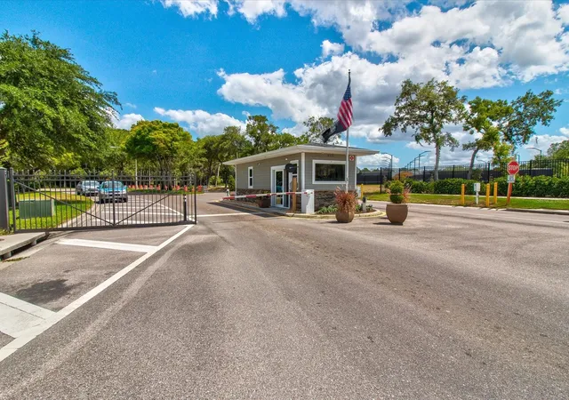 3rd image of 3123 Quail Hollow Ct, Spring Hill, FL 34606 | MLS# W7883115