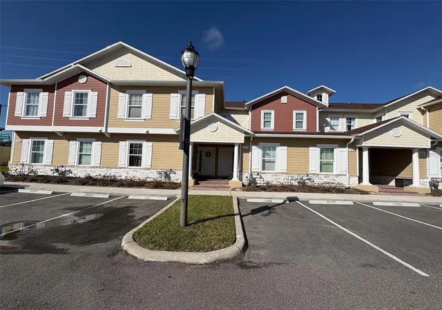 Photo 2 of Townhouse for sale at 7595 Sunflower Cir, Kissimmee, FL 34747 | MLS# O6383310 | Listing updated on 2026-02-23