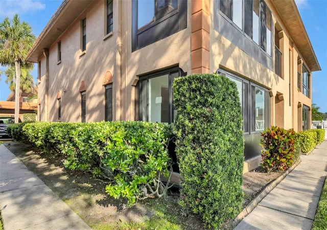 Photo 1 of Condo for sale at 10192 Seminole Is Dr #10192, Largo, FL 33773 | MLS# TB8477284 | Listing updated on 2026-08-31