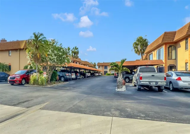 Photo 3 of Condo for sale at 10192 Seminole Is Dr #10192, Largo, FL 33773 | MLS# TB8477284 | Listing updated on 2026-08-31