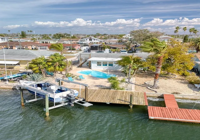 Photo 3 of Single family home for sale at 13525 Maria Dr, Hudson, FL 34667 | MLS# W7883124 | Listing updated on 2026-08-21