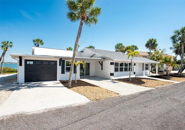 Photo 3 of Single family home for sale at 4087 Pelican Shrs Cir, Englewood, FL 34223 | MLS# D6146210 | Listing updated on 2026-10-08