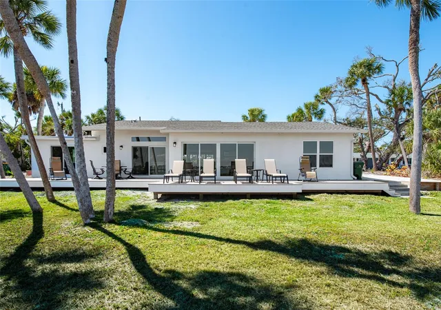 Photo 4 of Single family home for sale at 4087 Pelican Shrs Cir, Englewood, FL 34223 | MLS# D6146210 | Listing updated on 2026-10-08