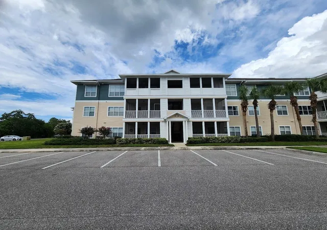 2nd image of 4802 51st St W, BRADENTON, FL 34210
