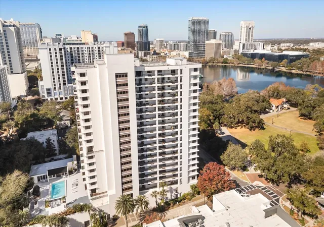 Photo 3 of Condo for sale at 530 E Central Blvd #1901, Orlando, FL 32801 | MLS# O6383408 | Listing updated on 2026-10-08