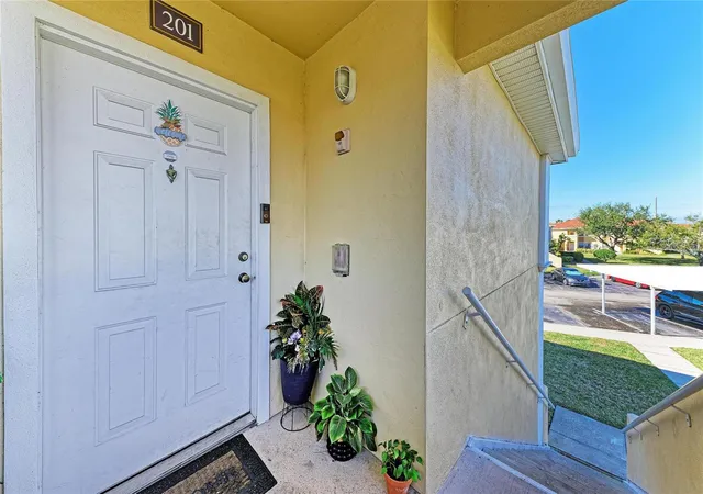 Photo 3 of Condo for sale at 1130 Villagio Cir #201, Sarasota, FL 34237 | MLS# A4682987 | Listing updated on 2026-09-14