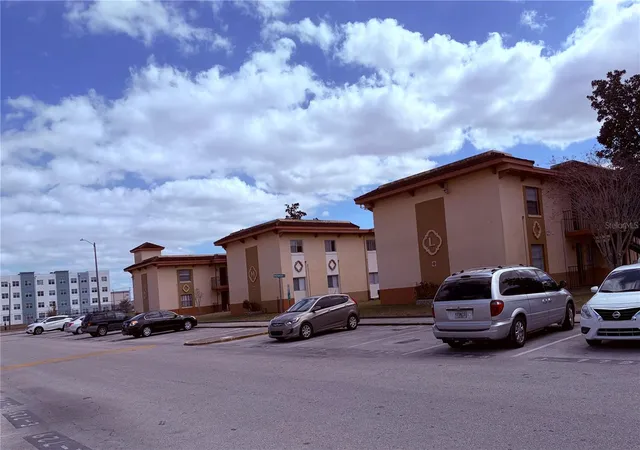 Photo 2 of Condo for sale at 738 Ridenhour Cir #L, Orlando, FL 32809 | MLS# O6383477 | Listing updated on 2026-08-23