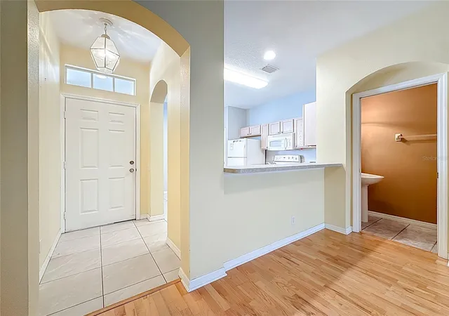 4th image of 3589 Country Pointe Pl, Palm Harbor, FL 34684 | MLS# TB8477563