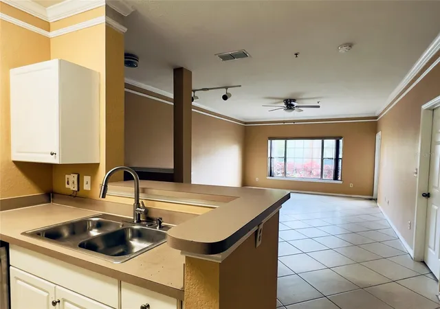 4th image of 4309 Bayside Vlg Dr, Tampa, FL 33615