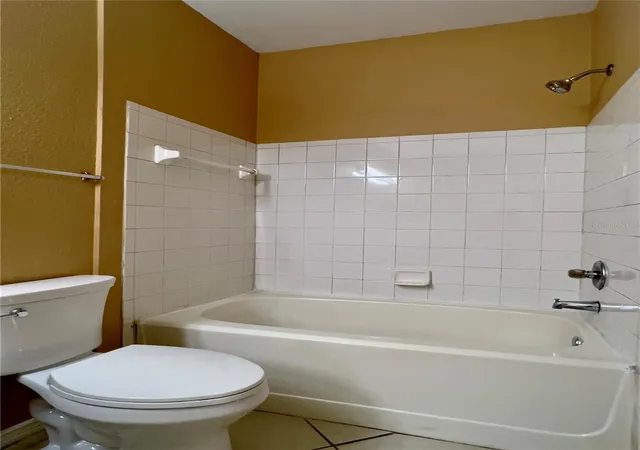 2nd image of 4309 Bayside Vlg Dr, TAMPA, FL 33615