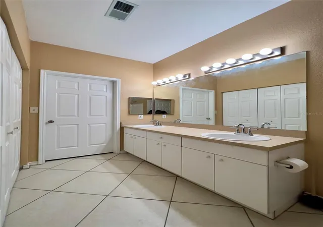 8th image of 4309 Bayside Village Dr #102, Tampa, FL 33615 | MLS# TB8477657