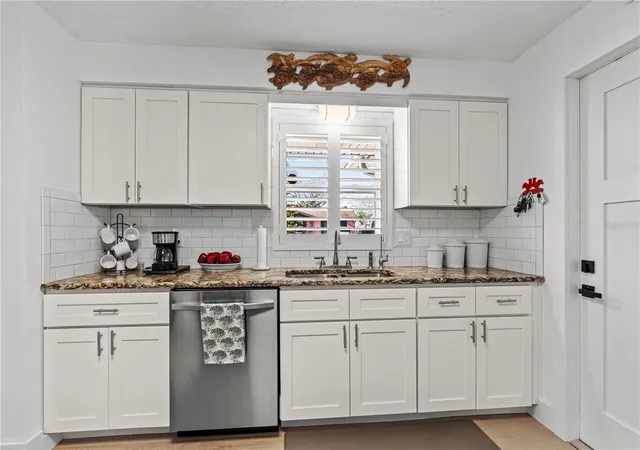 Photo 3 of Single family home for sale at 2005 Oriole Ln, South Daytona, FL 32119 | MLS# FC316259 | Listing updated on 2026-10-05