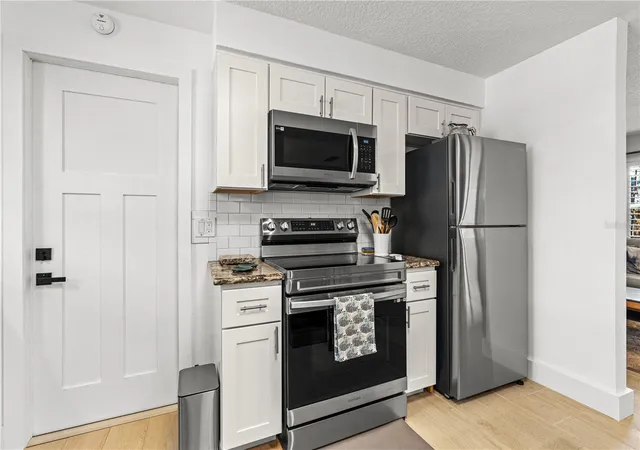 Photo 4 of Single family home for sale at 2005 Oriole Ln, South Daytona, FL 32119 | MLS# FC316259 | Listing updated on 2026-10-05