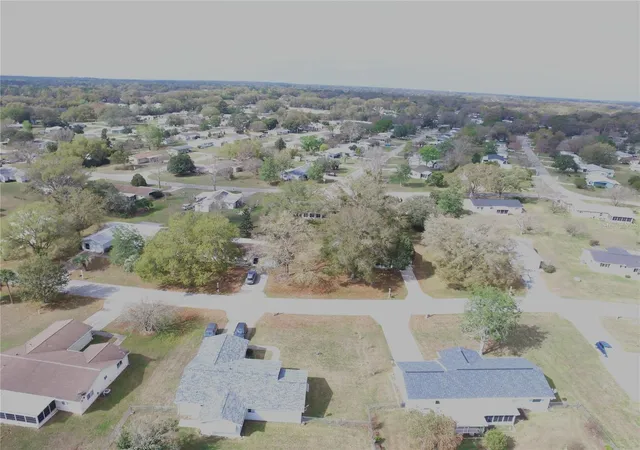 Photo 3 of Sale Pending at 10744 SW 62nd Terrace, Ocala, FL 34476 | MLS# OM719079 | Listing updated on 2026-08-20