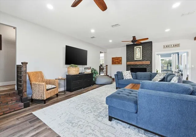 Photo 4 of Single family home for sale at 5225 Glenmore Dr, Lakeland, FL 33813 | MLS# L4959529 | Listing updated on 2026-09-29